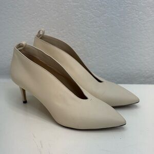 Elegant Cream Jimmy Choo V Cut  85mm Stiletto Sz 39.5(9.5womens)